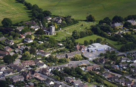 Royaume-Uni, Angleterre, Dorset, le village de Wool (vue aérienne)