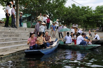Vietnam, Ninh Binh province nicknamed Inland Halong Bay, small boat trip in Tam Coc