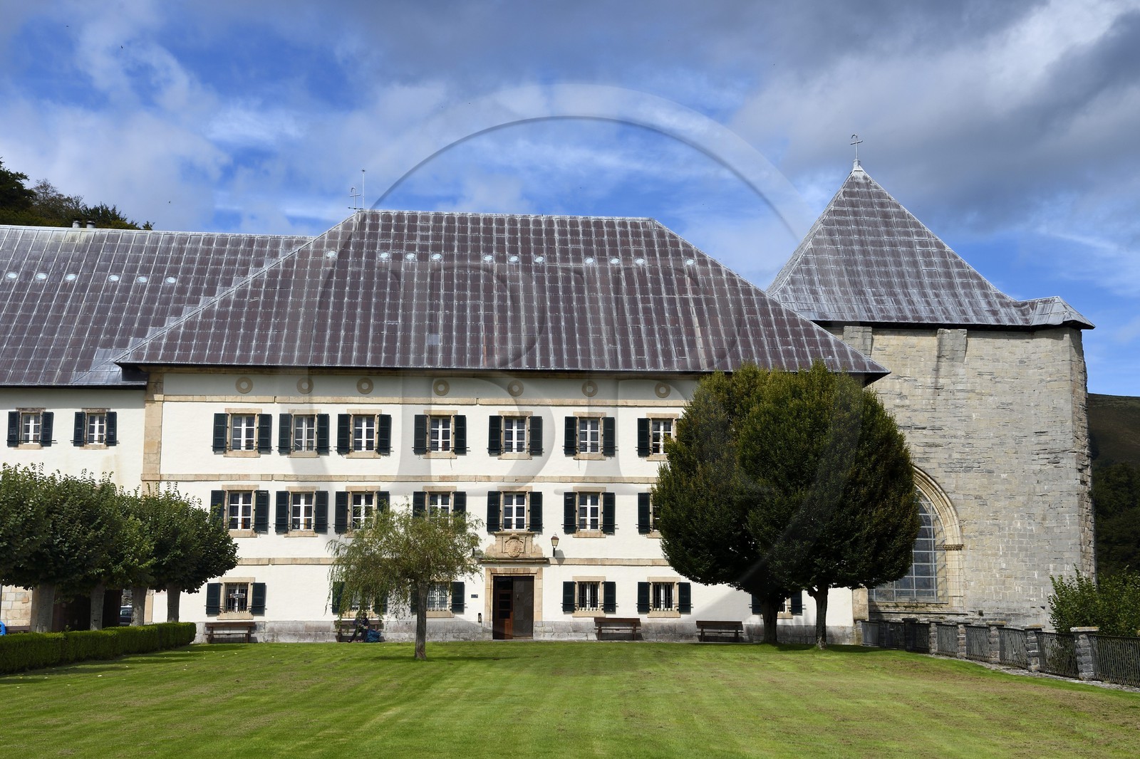 Espagne, Pays-Basque, Navarre, Roncevaux, étape du chemin de Saint-Jacques de Compostelle, Collégiale royale de Roncevaux