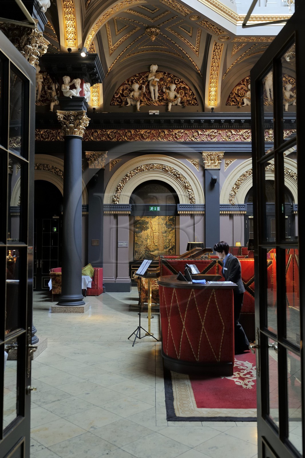 United Kingdom, Northern Ireland, Belfast, the restaurant of The Merchant Hotel in the Great Hall of a former bank
