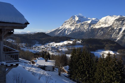 France, Haute Savoie, Araches la Frasse, Les Carroz d'Araches ski resort, the Aravis mountain range in the background
