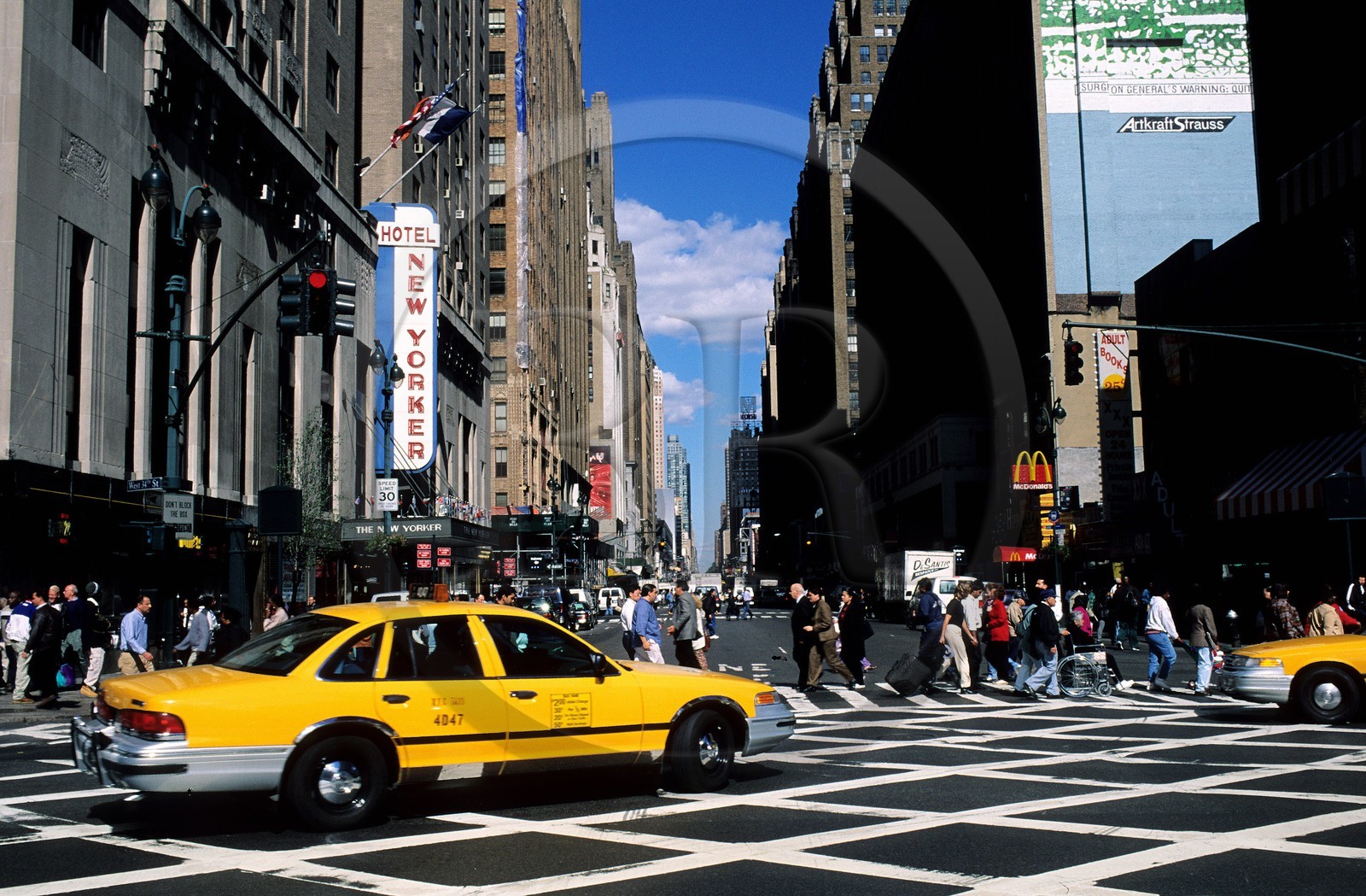 Etats-Unis, New York, Manhattan, Carrefour 8 Avenue et 34 St, hôtel New Yorker