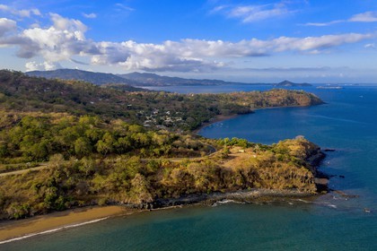 France, Ile de Mayotte, Grande-Terre, Hamouro, la plage de Sakouli et la cote vers le Nord (vue aérienne)