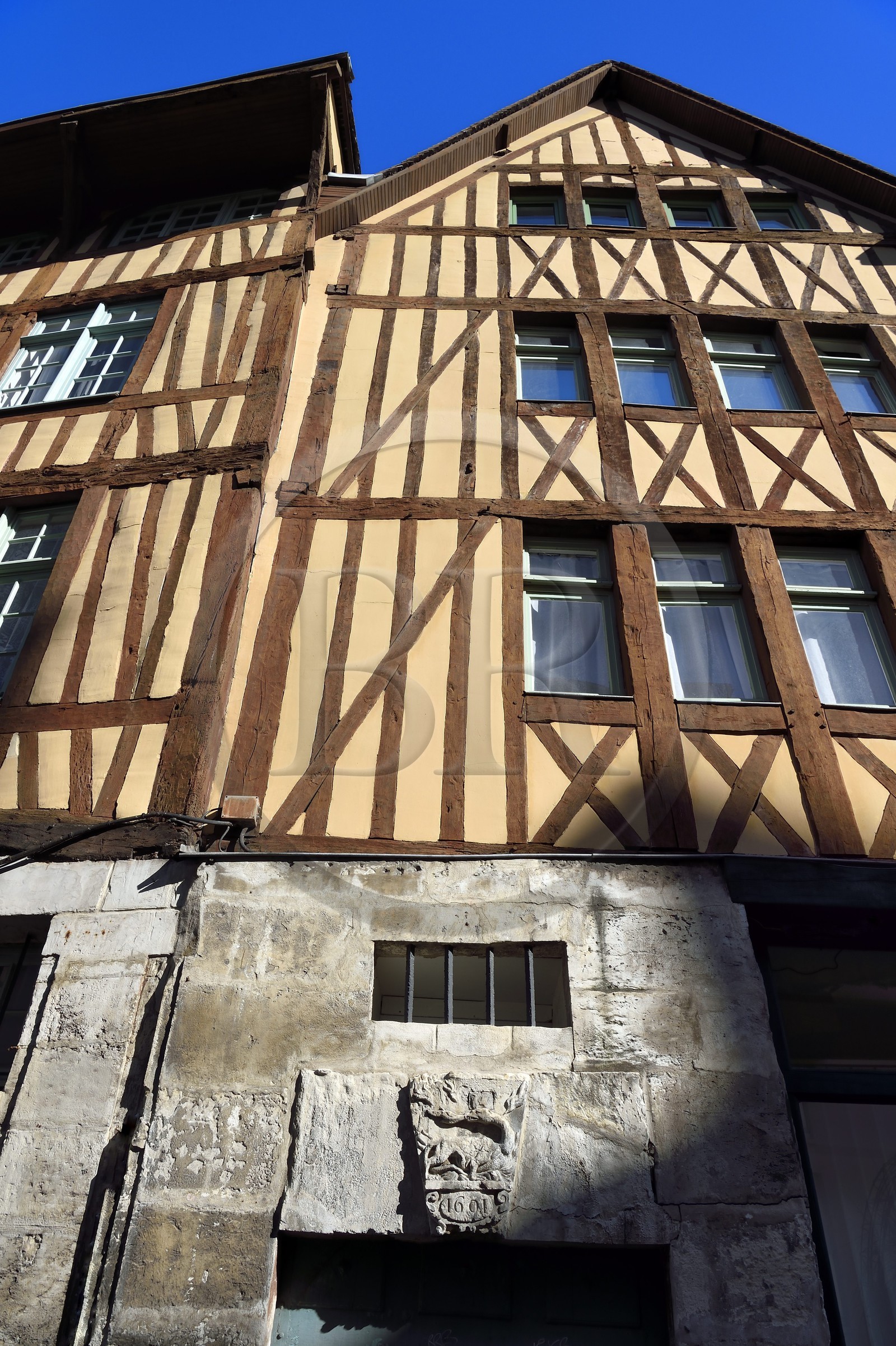France, Seine-Maritime, Rouen, draper-dyer's house at 134 rue Eau-de-Robec, salamander dated 1601 above the door