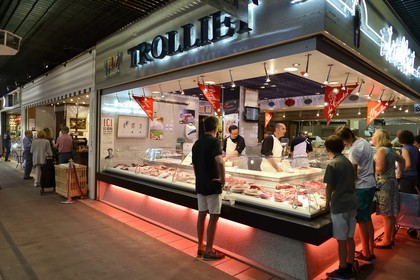 France, Rhône (69), Lyon, cours Lafayette, les Halles Paul Bocuse, Boucherie Trolliet aussi meilleur ouvrier de France