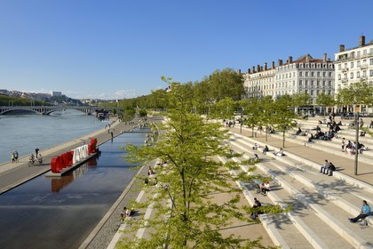 France, Rhône (69), Lyon, les berges du Rhône, le quai Victor Augagneur, label de communication de l'aglomeration Onlylyon