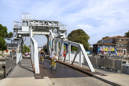 France, Charente Maritime, La Rochelle, the Gabut lifting bridge on the edge of the Old Port
