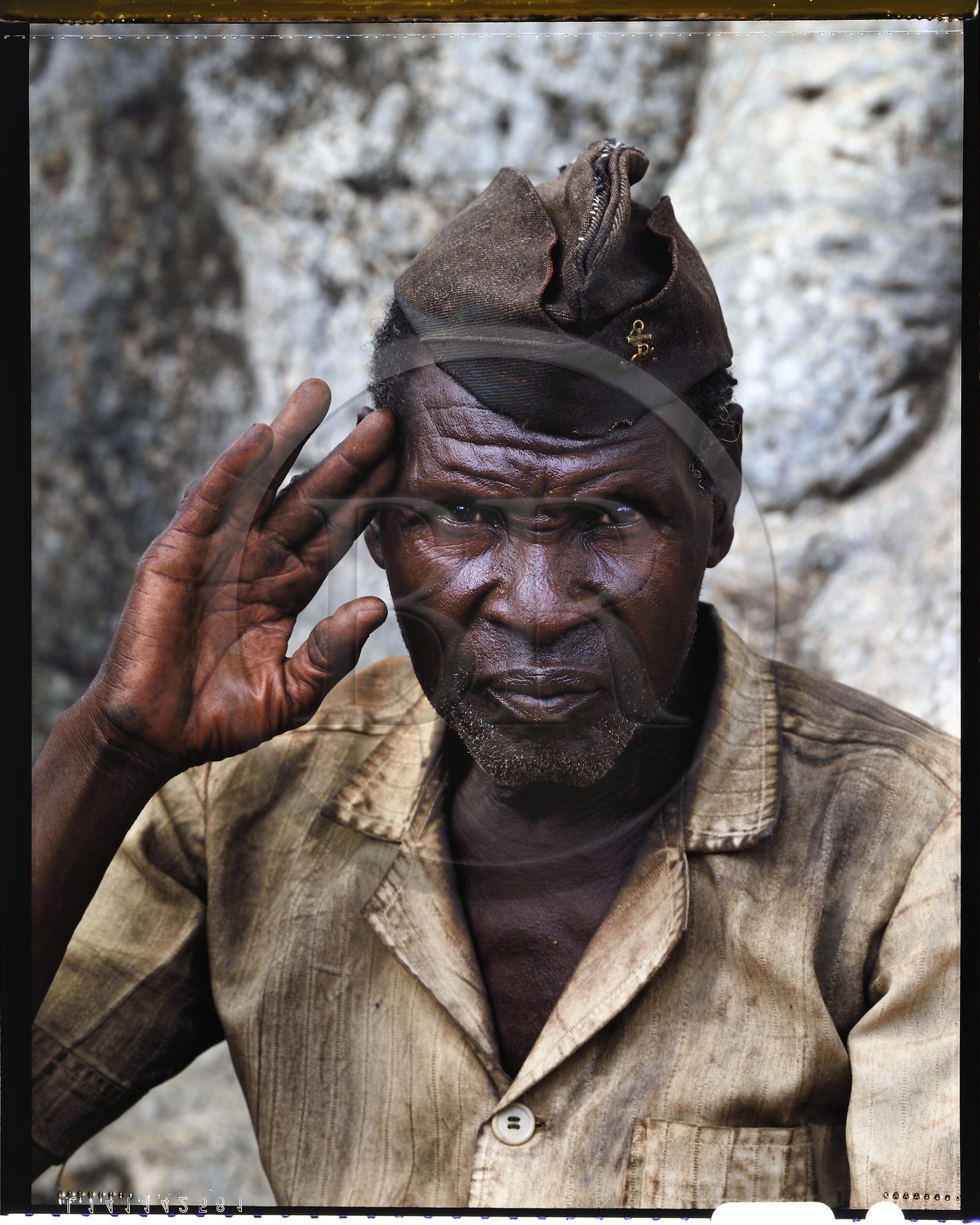 Burkina Faso, province de Poni, pays des Lobi, Loropéni, ancien combattant de l'armée française