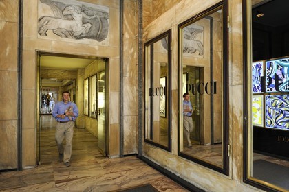 Italie, Lombardie, Milan, Quadrilatère de la mode, boutique de luxe Pucci via Monte Napoleone