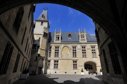 France, Paris (75), hôtel de Sens, siège de la bibliothèque Forney dans le quartier du Marais