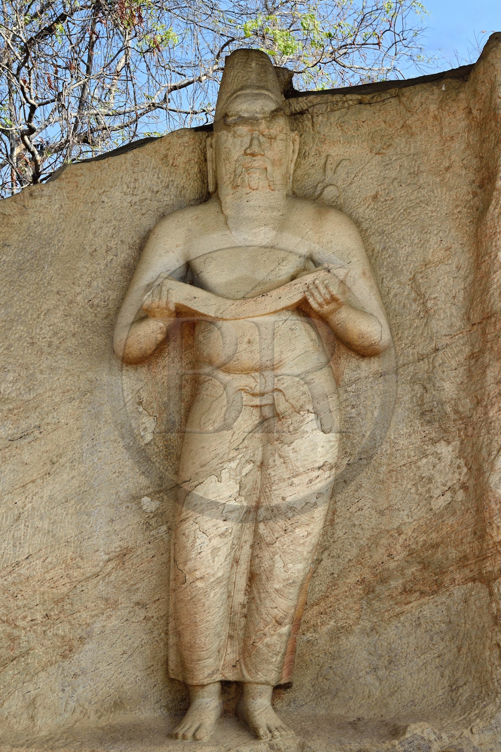 Sri Lanka, province du Centre-Nord, Polonnaruwa, l'ancienne capital du pays (XIe au XIIIe siècle) est classée au Patrimoine Mondial de l'UNESCO, site du sud de Potgul Vihara, probable statue du roi Prakramabahu 1er