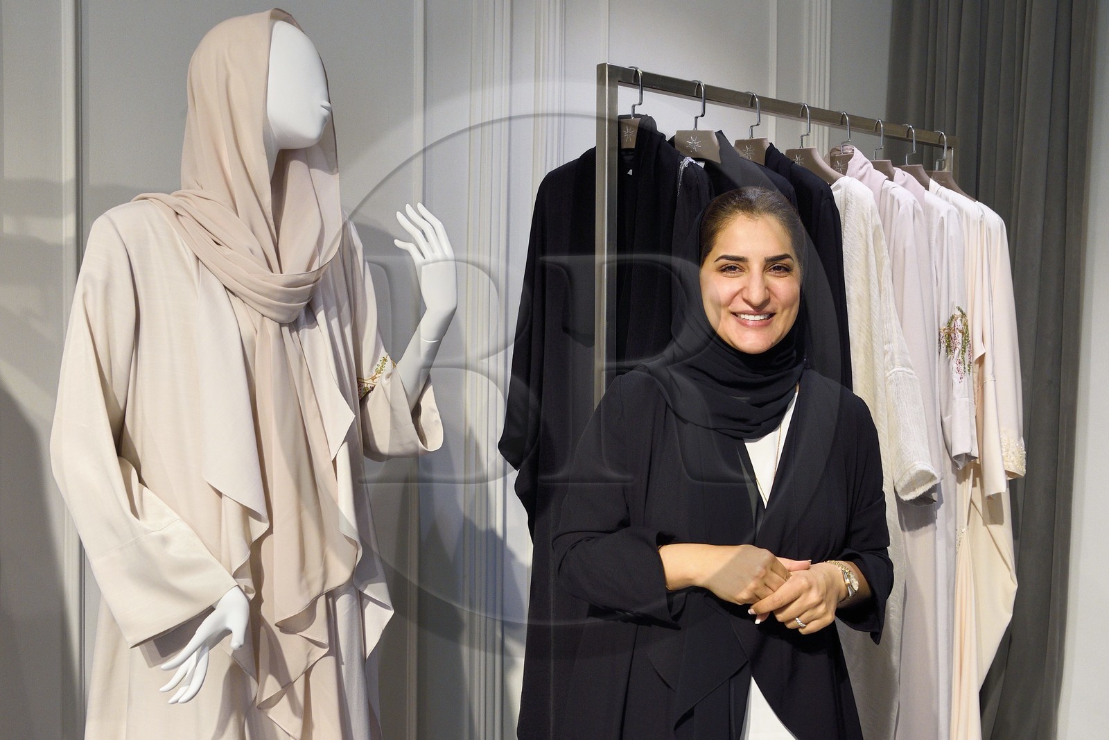 Sultanat d'Oman, Mascate, quartier de Al-Athaiba, boutique de haute couture de Amal Al-Raisi, la fondatrice et créatrice de mode Amal Al-Raisi