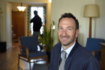 France, Seine-Maritime (76), Le Havre, Centre-ville reconstruit du Havre par Auguste Perret classé Patrimoine Mondial de l'UNESCO, Maison du Patrimoine atelier Perret, appartement temoin de la reconstuction, agencé et meublé année 1950, Vincent Duteurtre, l'architecte qui a présidé à la restauration du logement