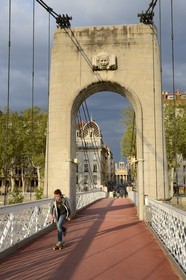 France, Rhône (69), Lyon, les berges du Rhône, la passerelle du Collège sur le Rhône