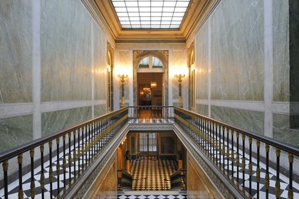 France, Yvelines (78), château de Versailles, classé Patrimoine Mondial de l'UNESCO, appartement du Roi, escalier Louis-Philippe