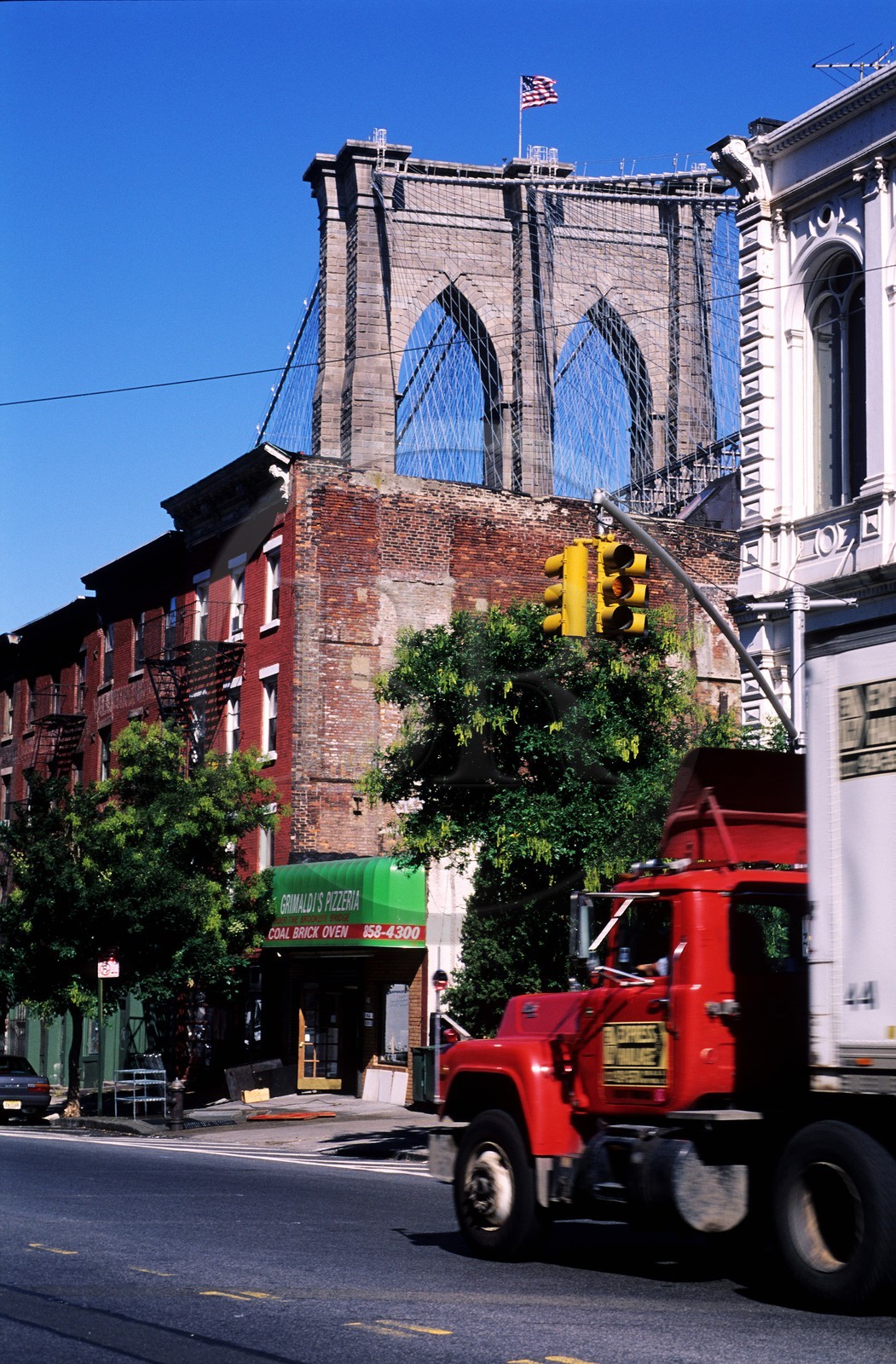 Etats-Unis, New York, Brooklyn, Pont de Brooklyn vu de Fulton Street
