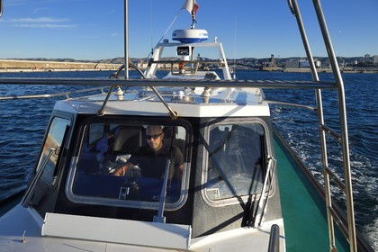 France, Bouches-du-Rhône (13), Marseille, Zone Euroméditerranée, Grand Port Maritime, Sylvain, patron de pilotine