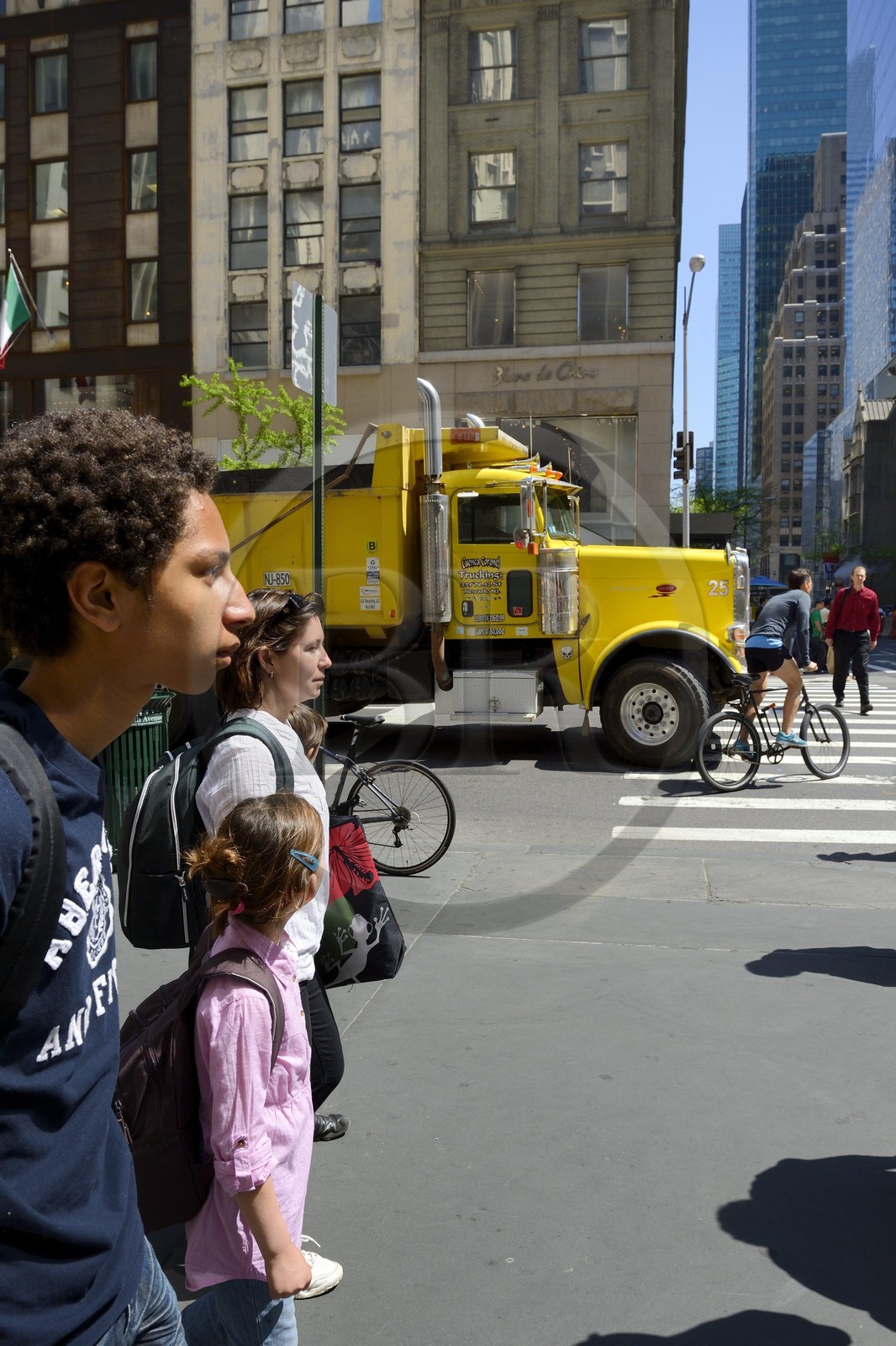 United States, New York, Manhattan, Midtown, 5th Avenue, truck
