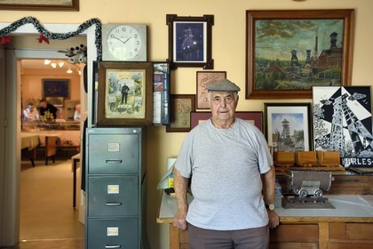 France, Moselle (57), Petite-Rosselle, association les amis du puits St Charles, l'ancien mineur Alfred Rothenmacher
