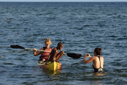 France, Ile de Mayotte, Grande-Terre, Nyambadao, kayak en bordure de la plage de Sakouli