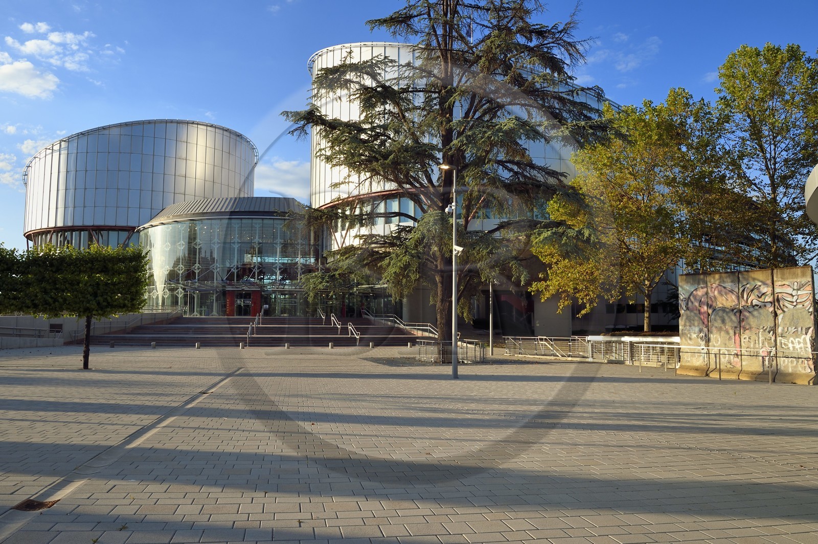 France, Bas-Rhin (67), Strasbourg, quartier européen, le batiment de la Cour européenne des droits de l'homme qui dépend du Conseil de l'Europe