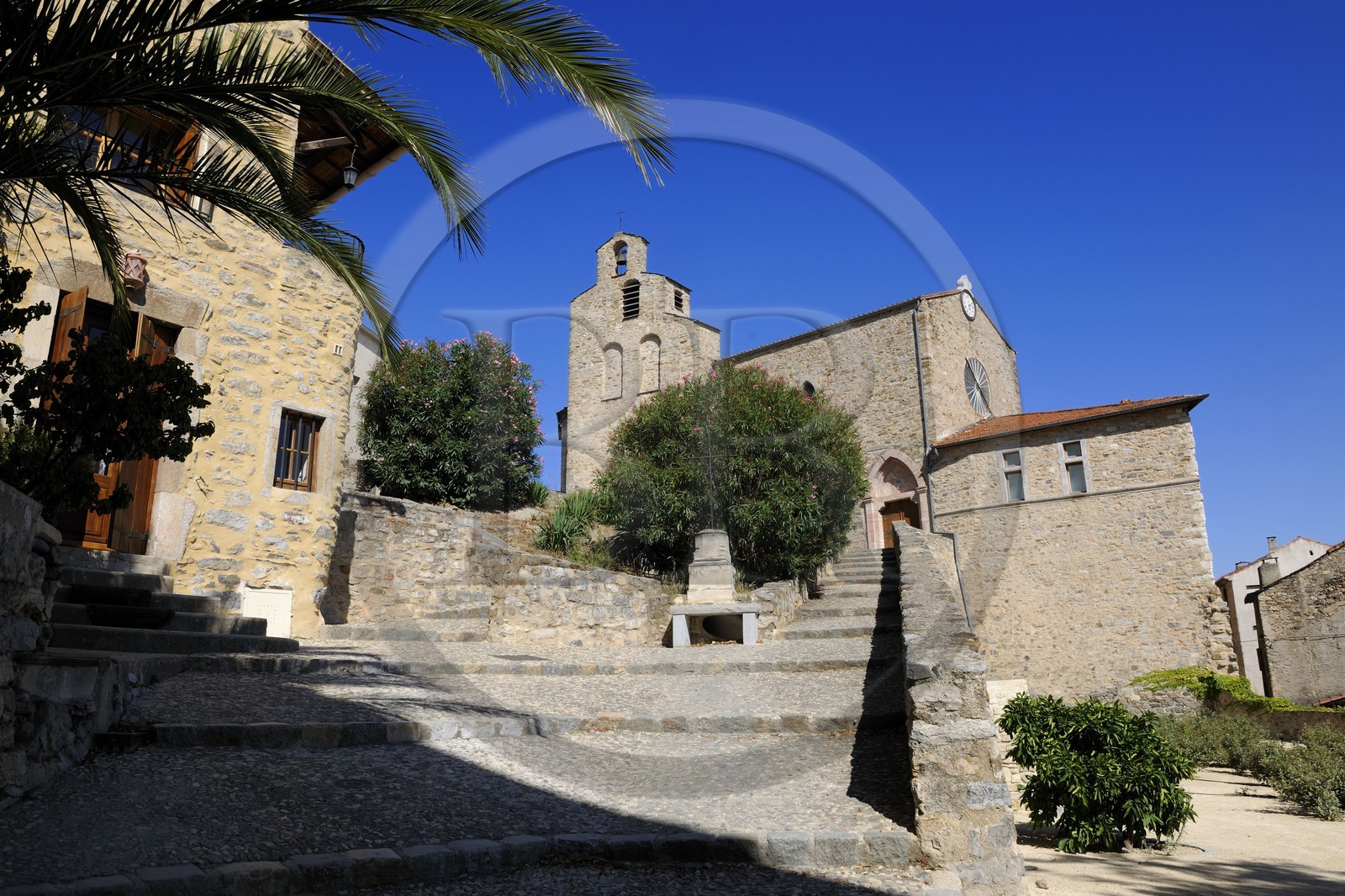 France, Hérault (34), vallée de l' Orb, l'église du village de Roquebrun