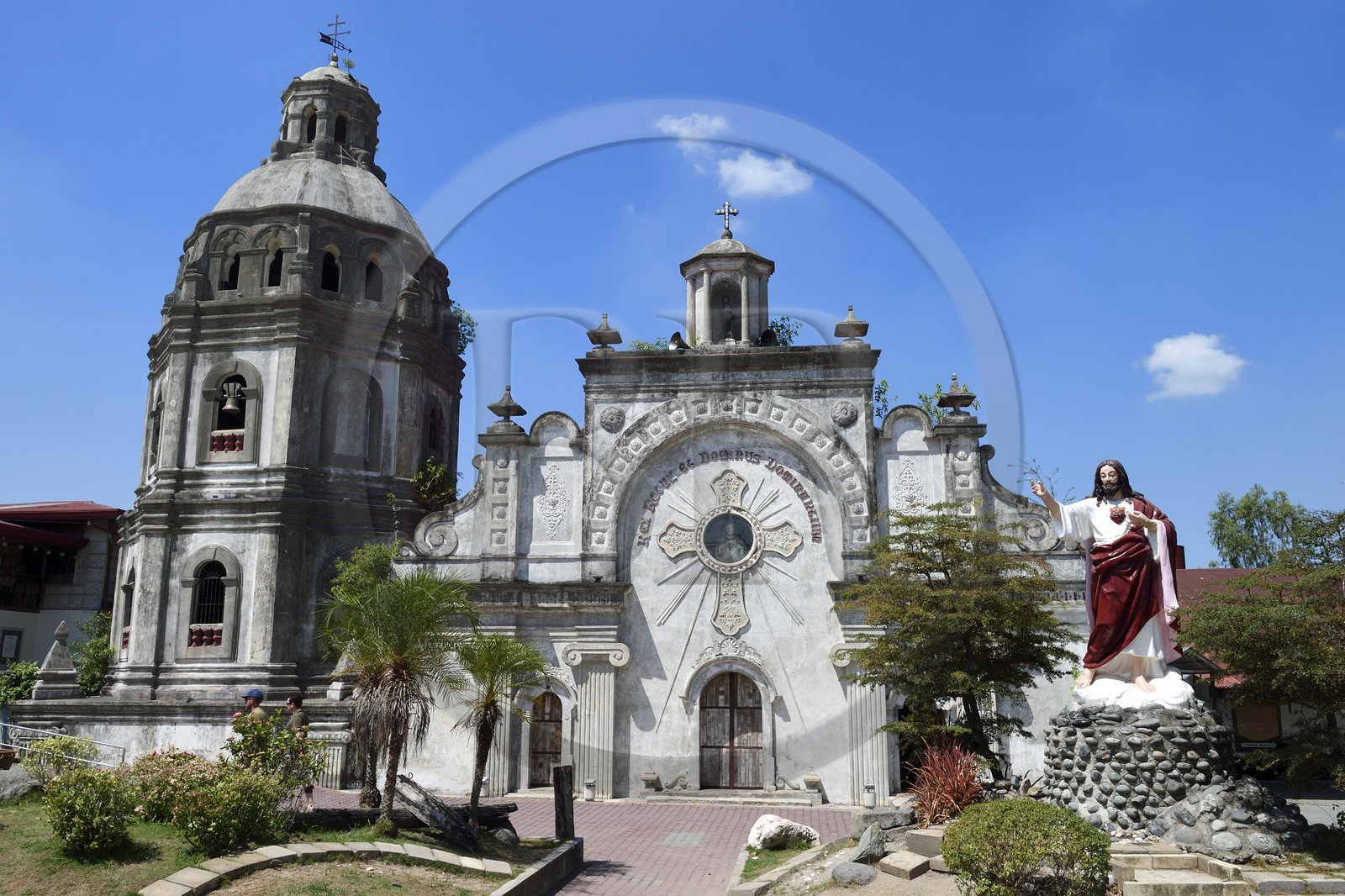 Philippines, province de Pampanga, Bacolor, église paroissiale San Guillermo, le 3 Septembre 1995, les coulées de boues du mont Pinatubo en éruption à enterré l'église sur la moitié de ses 12 m de hauteur