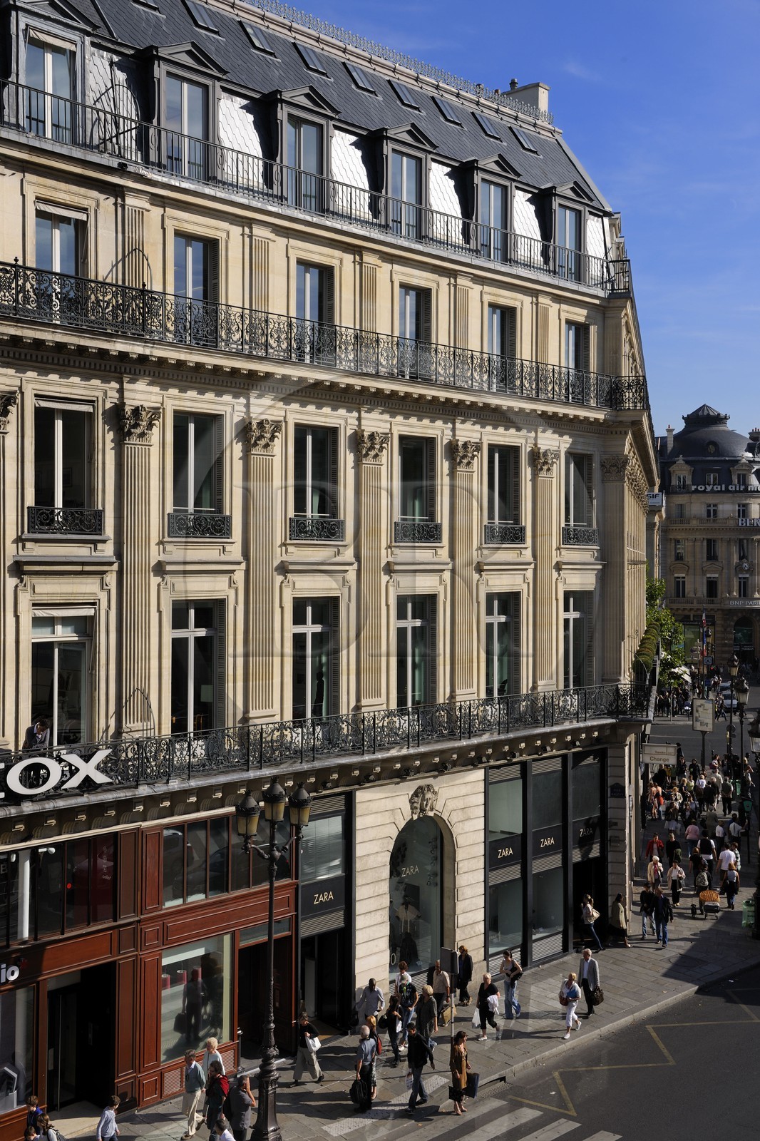France, Paris (75), immeuble de la place de l'Opéra