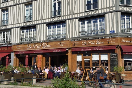 France, Seine-Maritime (76), Rouen, restaurant place du Vieux Marché