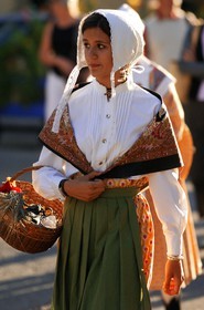 France, Var (83), la Provence Verte, Bras, la Bravade, procession de Saint-Etienne en costumes provençaux traditionnels