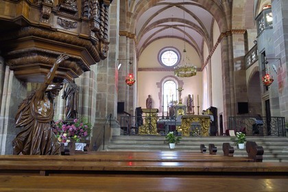 France, Bas-Rhin (67), route des vins d' Alsace, Andlau, abbaye bénédictine d'Andlau fondée en 880, église abbatiale Saint-Pierre-et-Saint-Paul (XIème-XVIIIème siècles)