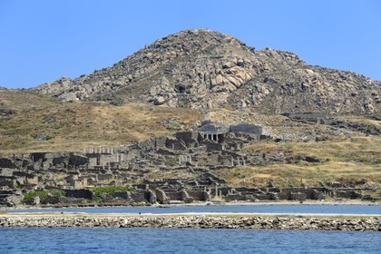 Grèce, île de Delos, classée Patrimoine Mondial de l'UNESCO, site archéologique de Délos, sanctuaire d'Apollon, la plus grande cité antique de la mer Egée