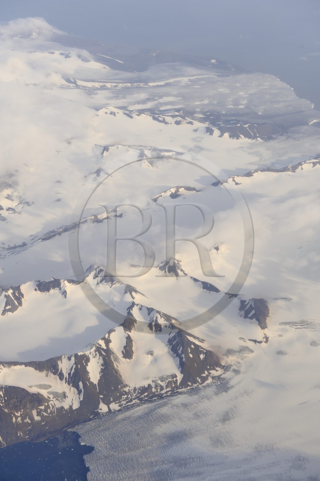 Norvège, Svalbard, glacier de la région sud du Spitzberg (vue aérienne)
