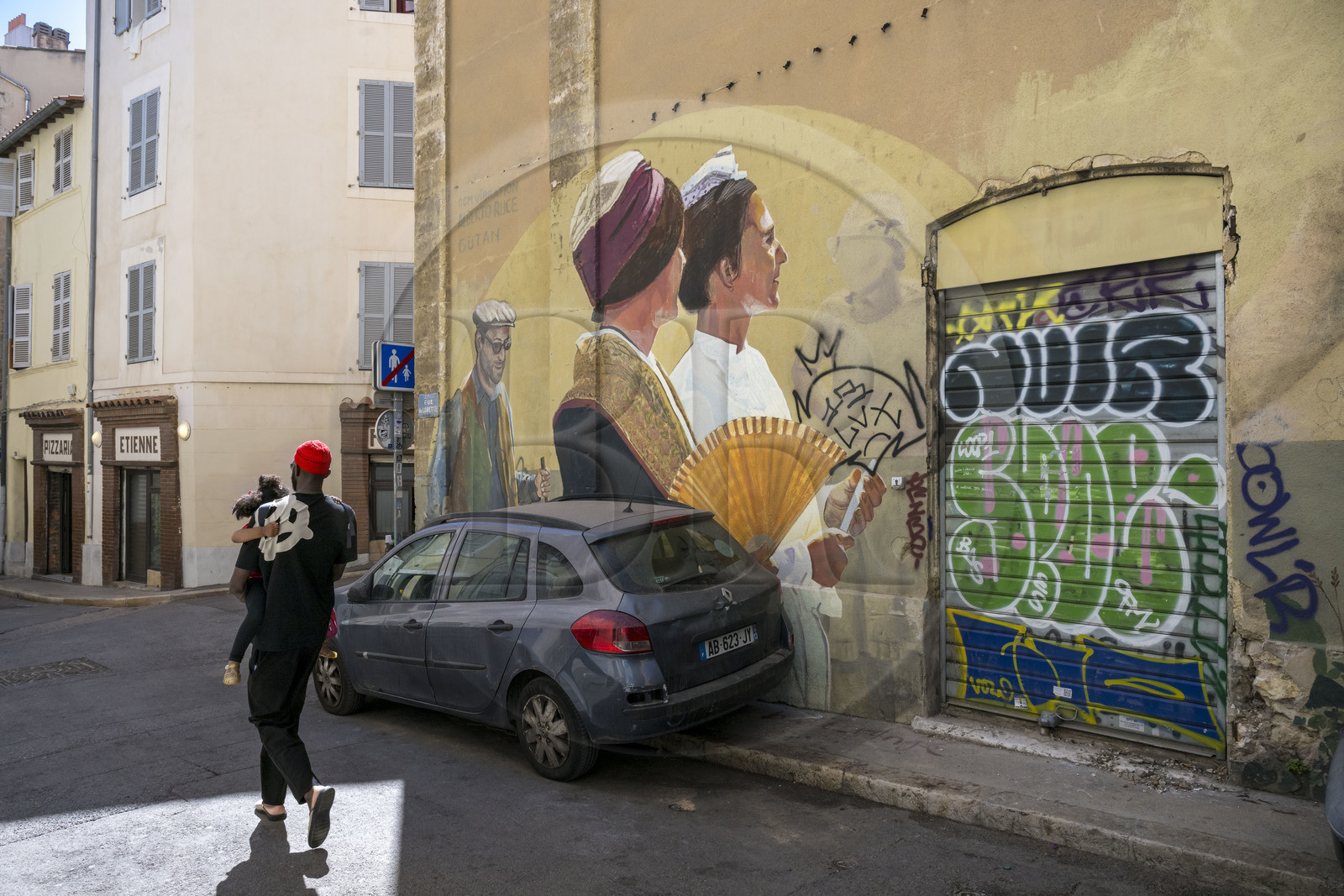 France, Bouches-du-Rhône (13), Marseille, quartier du Panier, peinture murale de Alberto Ruce et Gütan rue de Lorette