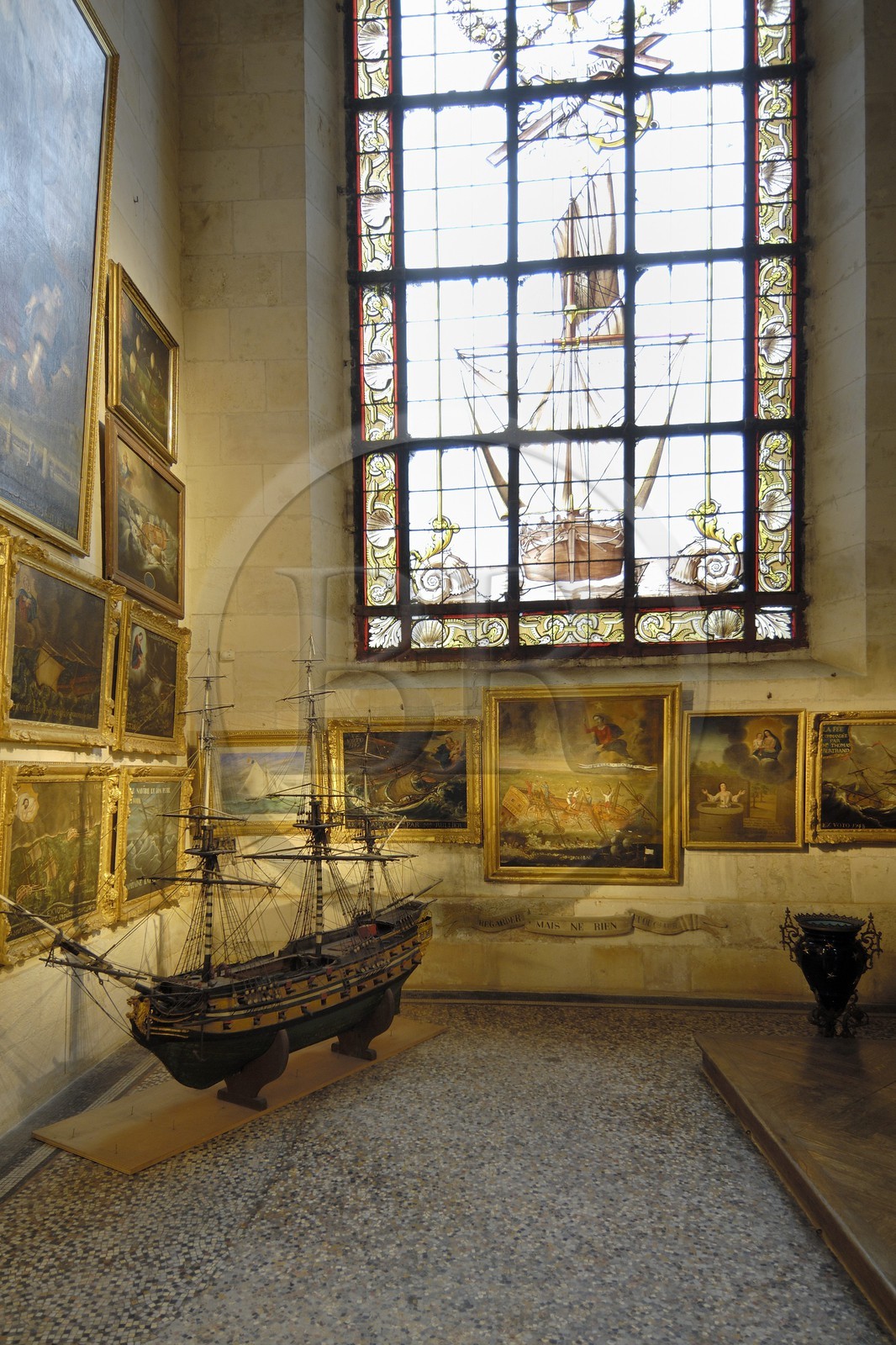 France, Charente-Maritime (17), La Rochelle, cathédrale Saint-Louis, ex-voto dans une chapelle