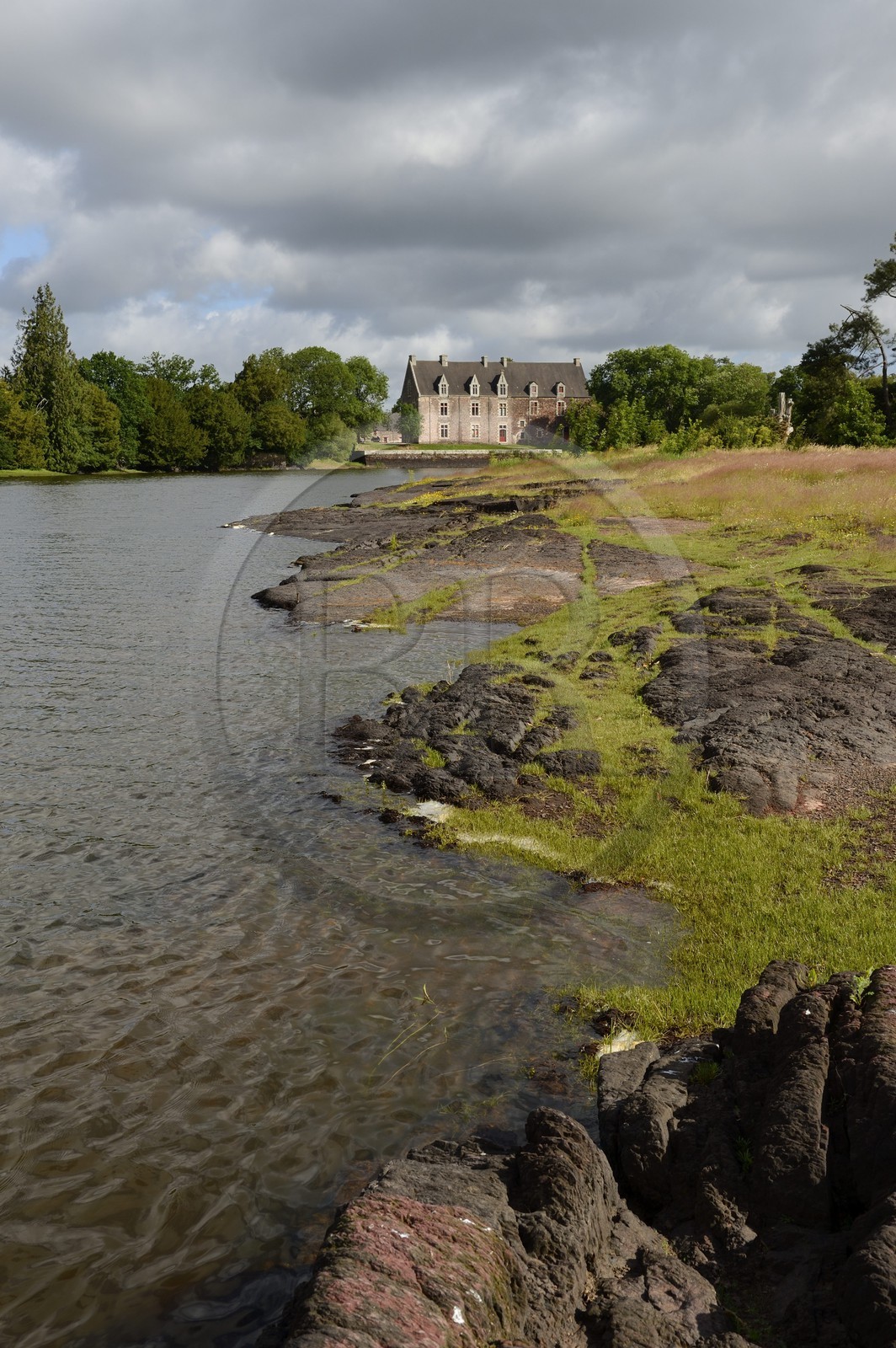 France, Morbihan (56), forêt de Brocéliande, Concoret, le château de Comper qui abrite les expositions du Centre de l'imaginaire arthurien