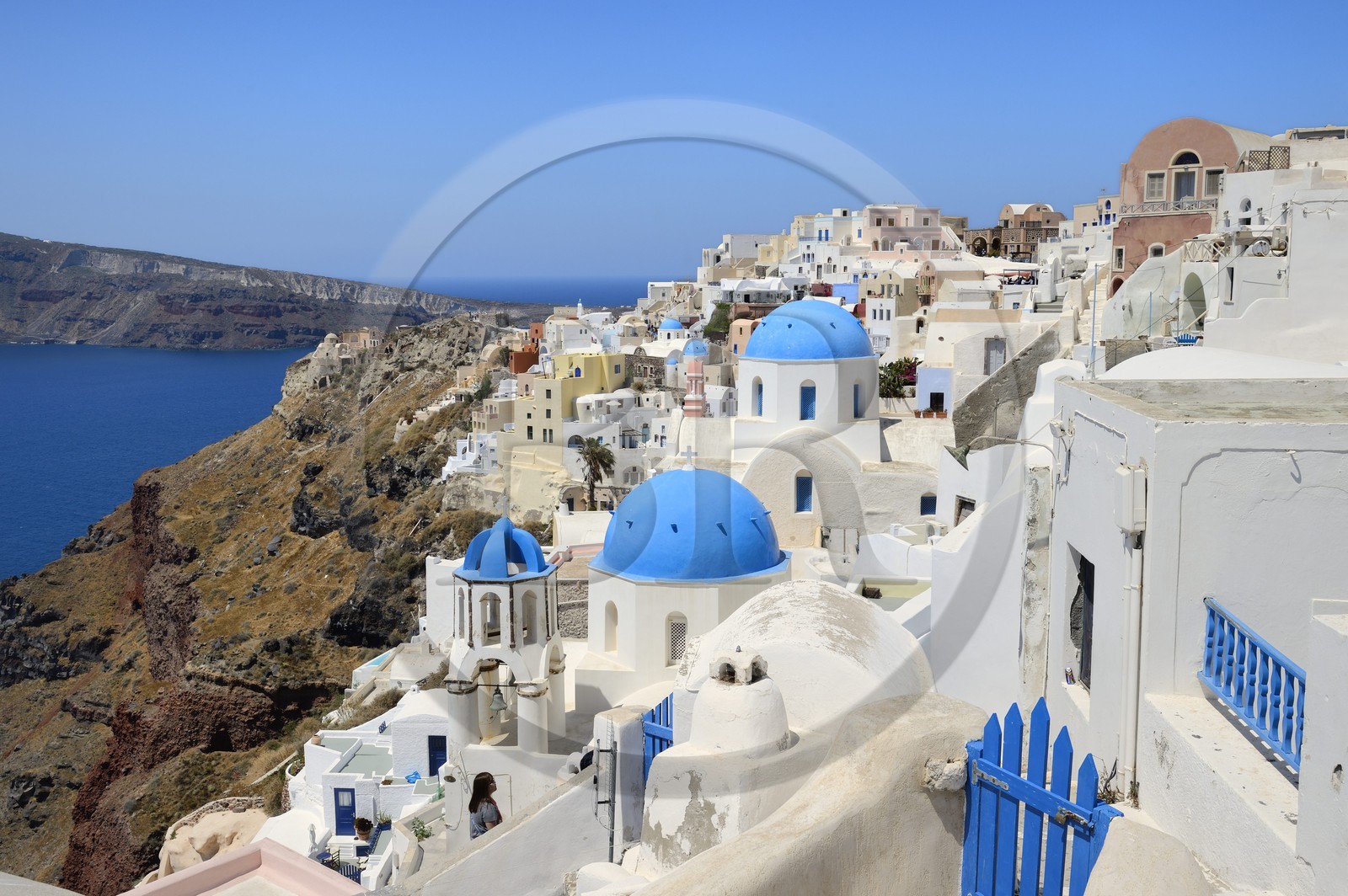 Grèce, Les Cyclades, mer Égée, île de Santorin (Thira ou Théra), le village de Oia qui surplombe la Caldera