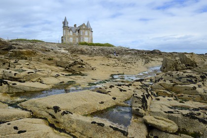 France, Morbihan (56), Presqu'île de Quiberon, situé sur la Pointe de Beg er Lann (ou Pointe de la Lande), le château Turpault marque l'entrée de la côte sauvage