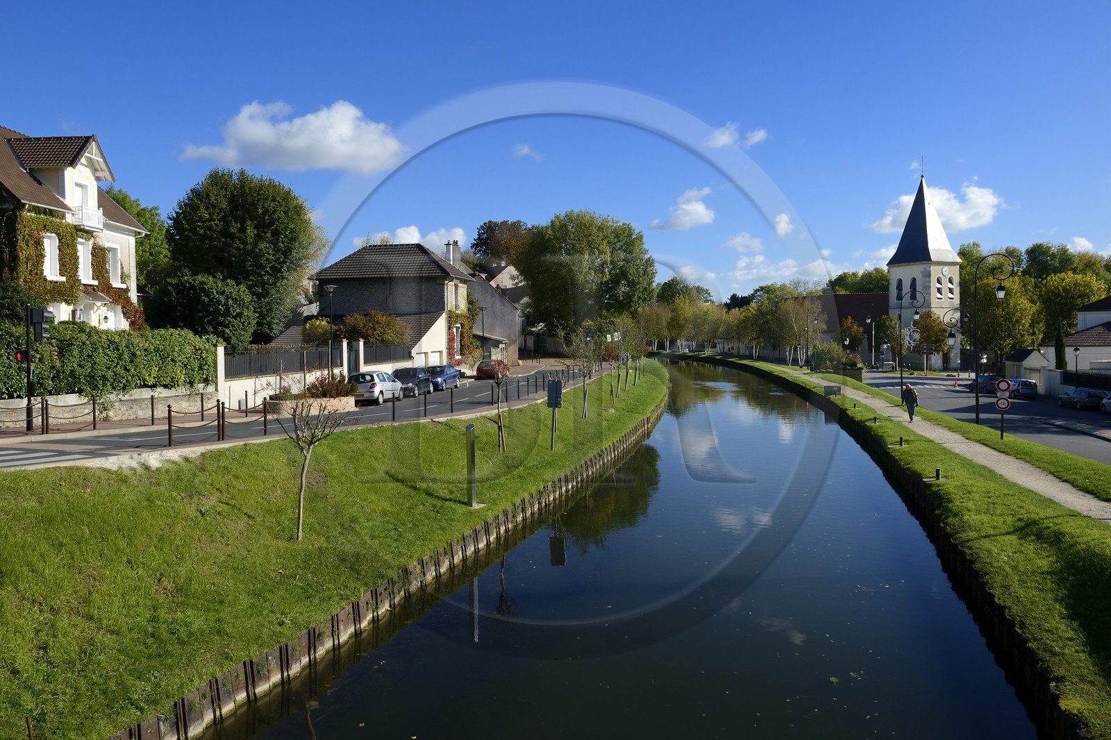 France, Seine-et-Marne (77), Claye-Souilly, le canal de l'Ourcq