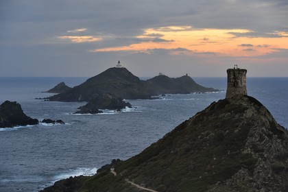France, Corse-du-Sud (2A), Golfe d'Ajaccio, Iles Sanguinaires, la tour de la Parata