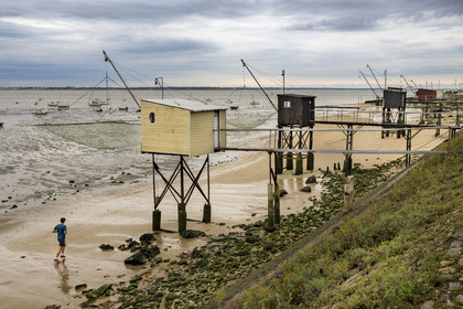 France, Loire Atlantique, Estuaire de la Loire, Saint Nazaire, traditional carrelet (fishing shack) along boulevard Albert 1er