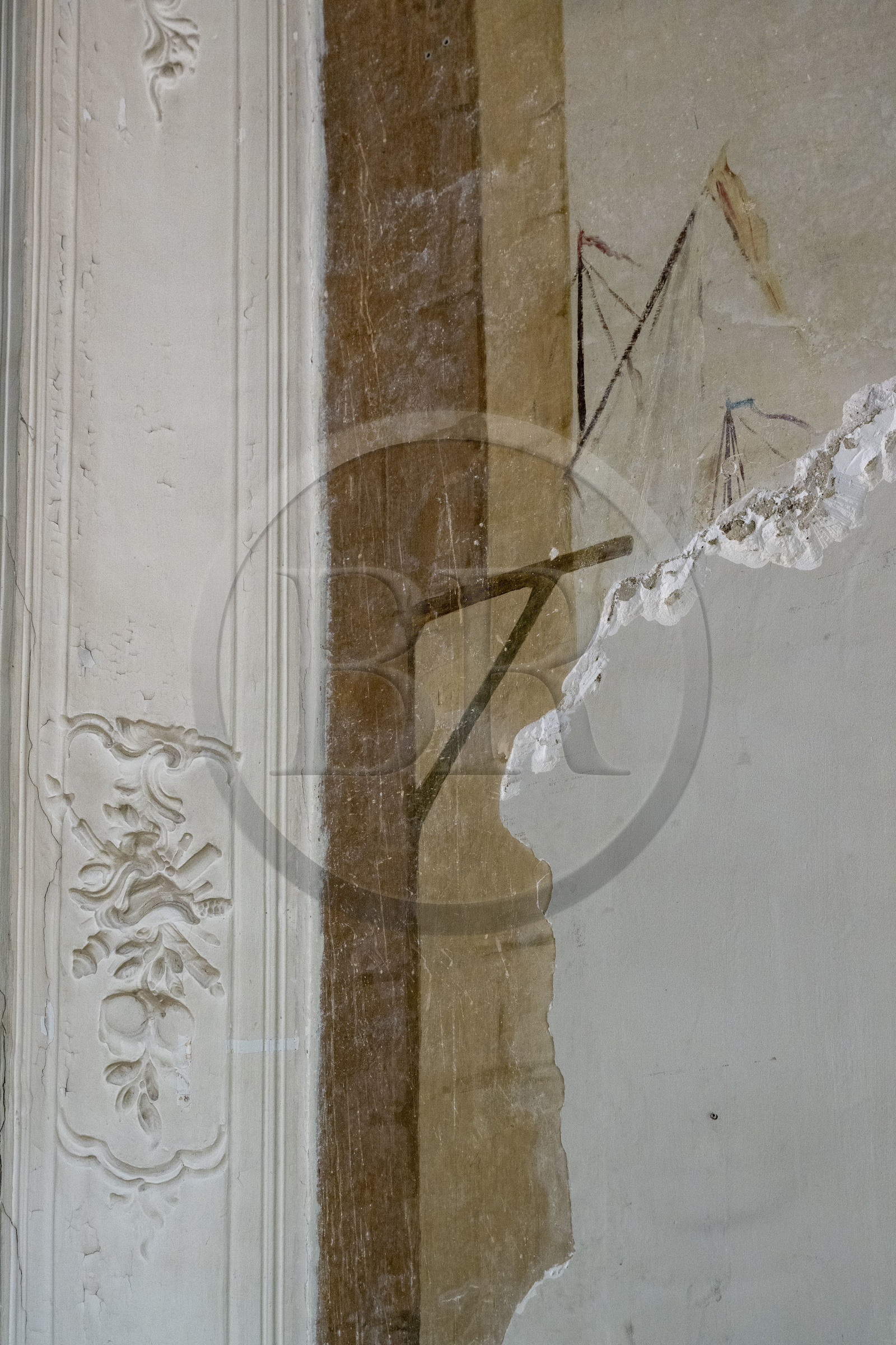 France, Bouches-du-Rhône (13), Aix en Provence, Bastide du Jas de Bouffan, ancienne demeure de Paul Cézanne de 1859 à 1899, fragments d'une peinture attribuée à Paul Cezanne et appelé par ses découvreurs L'Entrée du Port, découverts en aout 2023 lors de travaux de réfection du grand salon