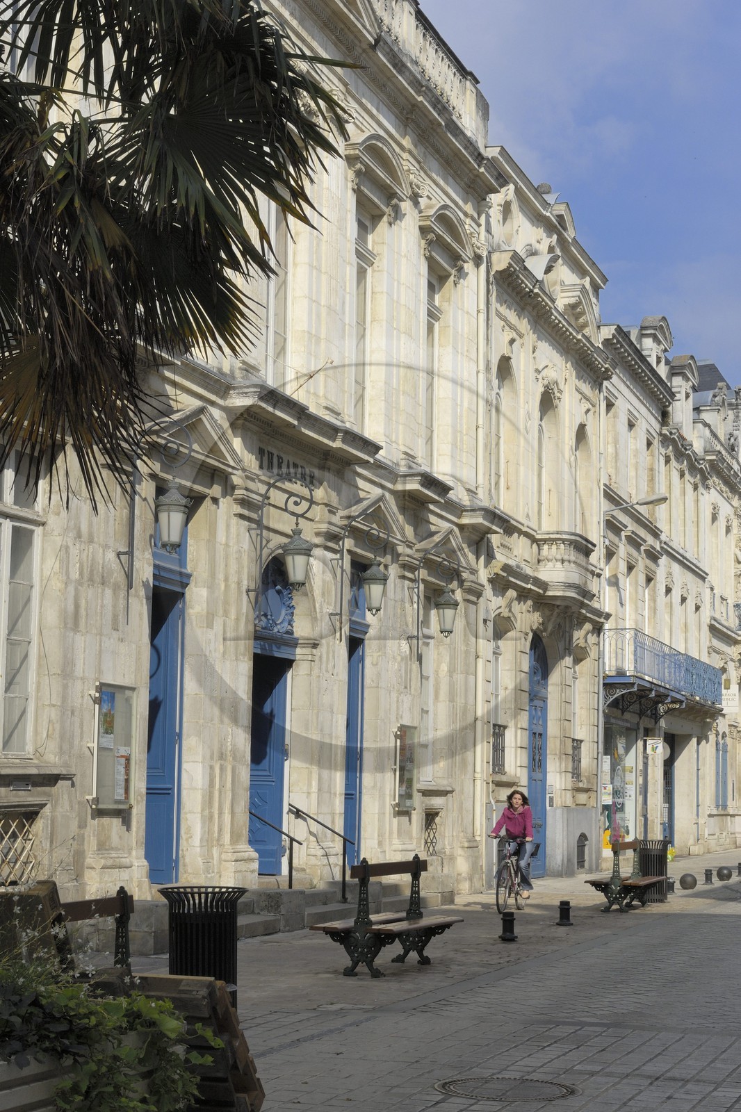France, Charente-Maritime (17), Rochefort, théatre rue de la République