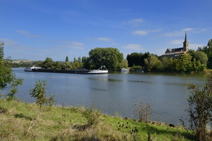 France, Moselle, barge on the River Moselle at Malling