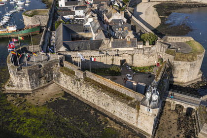 France, Finistère (29), la Cornouaille, Concarneau, la ville close (vue aérienne)