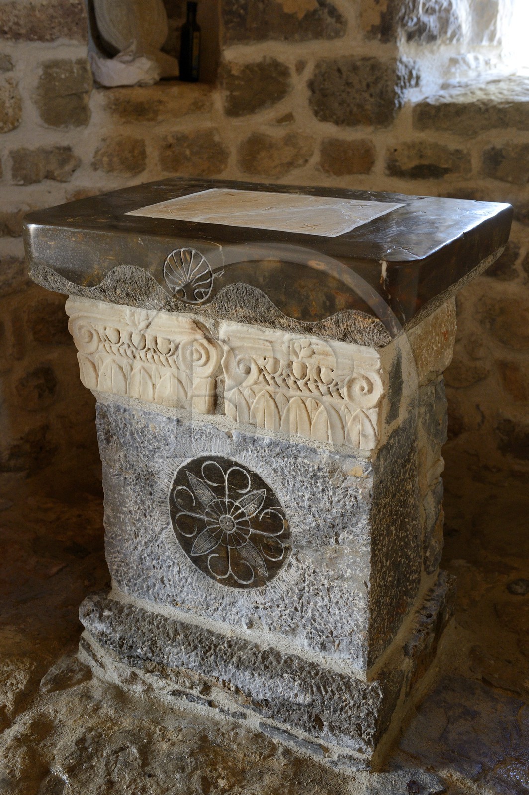 France, Var, Provence Verte (Green Provence), Bras village next to Saint Maximin, Le Peyrourier Bed & Breakfast, une campagne en Provence