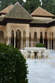 Spain, Andalusia, Granada, Alhambra Nasrid Palace, listed as World Heritage by UNESCO, Palace of the Lions patio (Patio de los Leones)