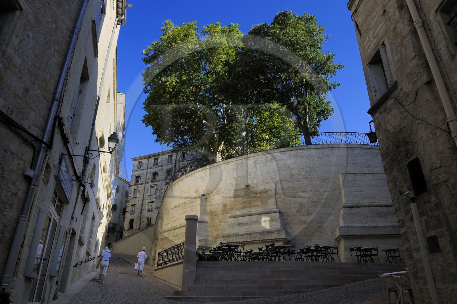 France, Hérault (34), Montpellier, centre historique, l'Ecusson, la rue Saint Pierre en dessous de la place du Canourgue