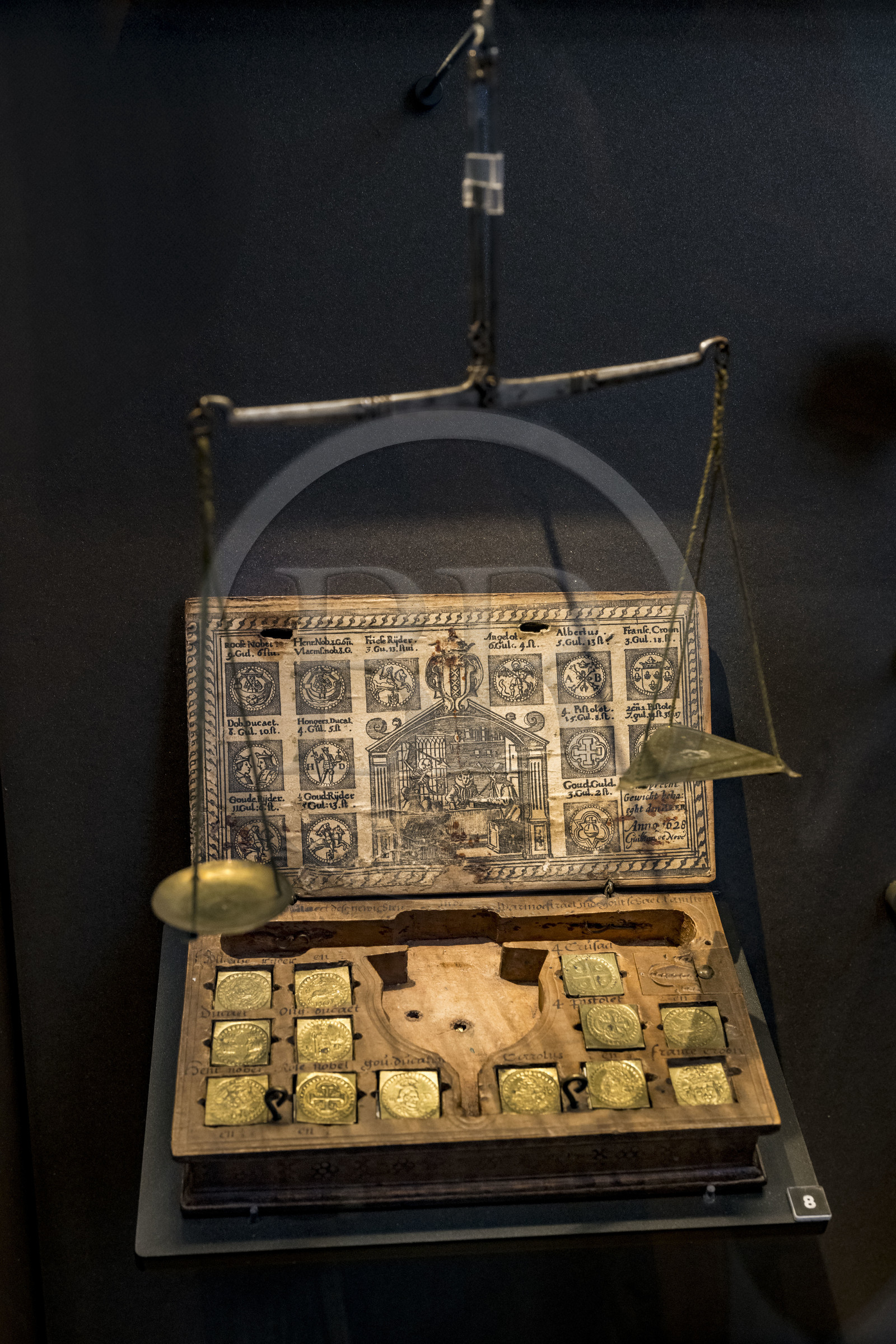 France, Paris (75), le musée de la Monnaie de Paris, boite de changeur (1628)