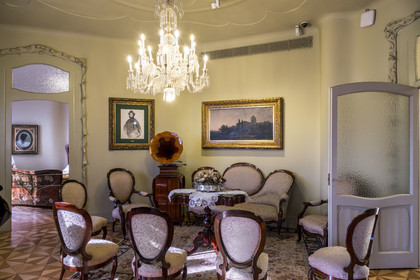 Spain, Catalonia, Barcelona, Eixample district, Passeig de Gracia, Pedrera or Casa Mila (1905-1910) by the Catalan modernist architect Antoni Gaudi, UNESCO World Heritage site, living room